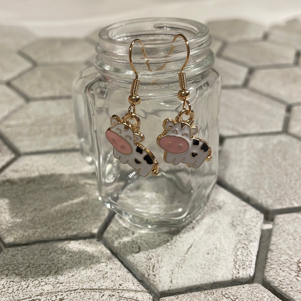 Dangling Cow Earrings - Picture 1 of 3
